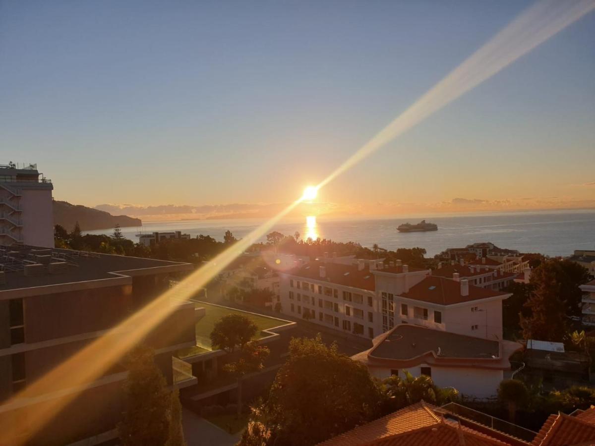 Guesthouse Vila Lusitania Φουνκάλ Εξωτερικό φωτογραφία