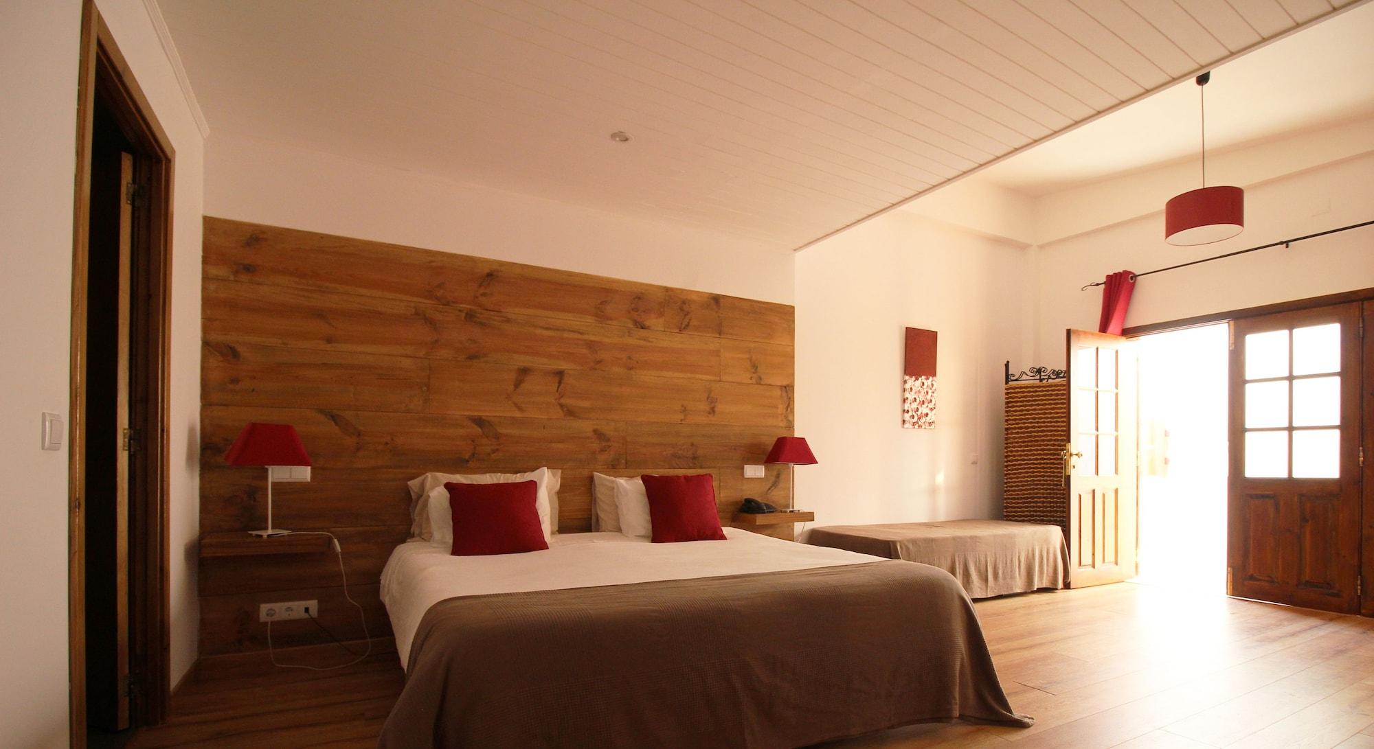 Guesthouse Vila Lusitania Φουνκάλ Εξωτερικό φωτογραφία