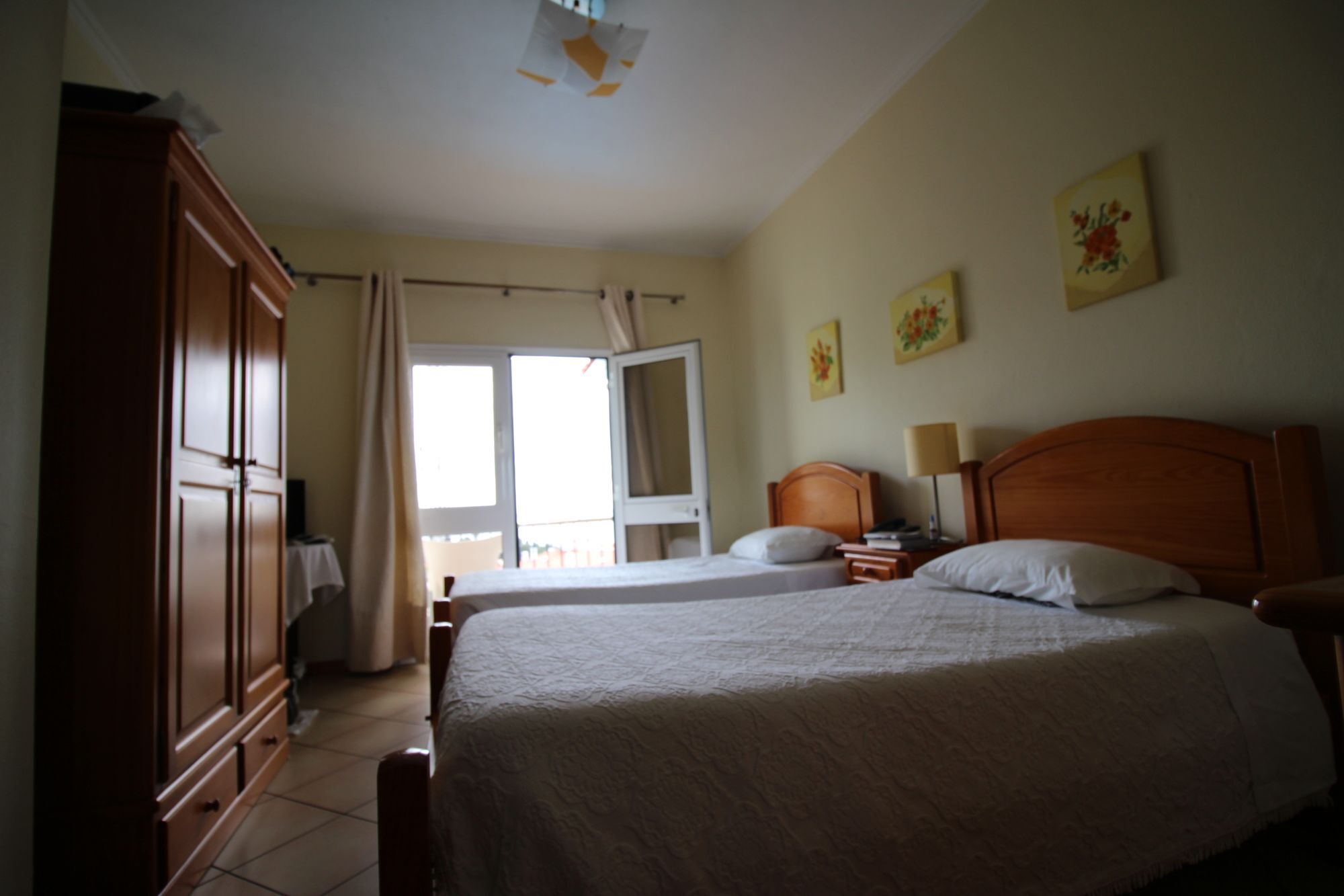 Guesthouse Vila Lusitania Φουνκάλ Εξωτερικό φωτογραφία