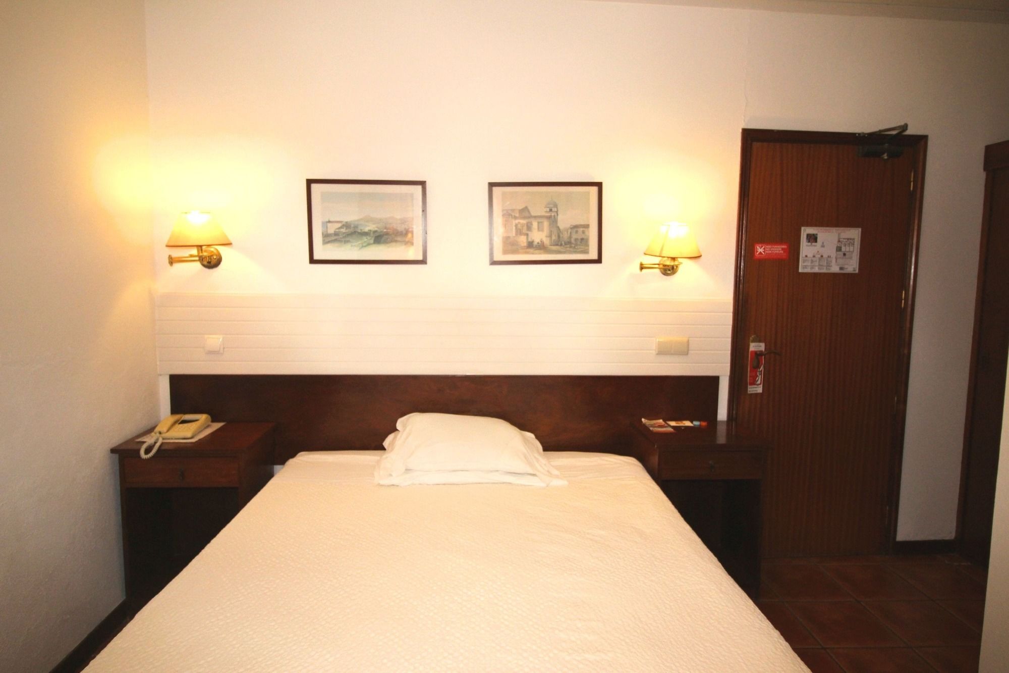 Guesthouse Vila Lusitania Φουνκάλ Εξωτερικό φωτογραφία