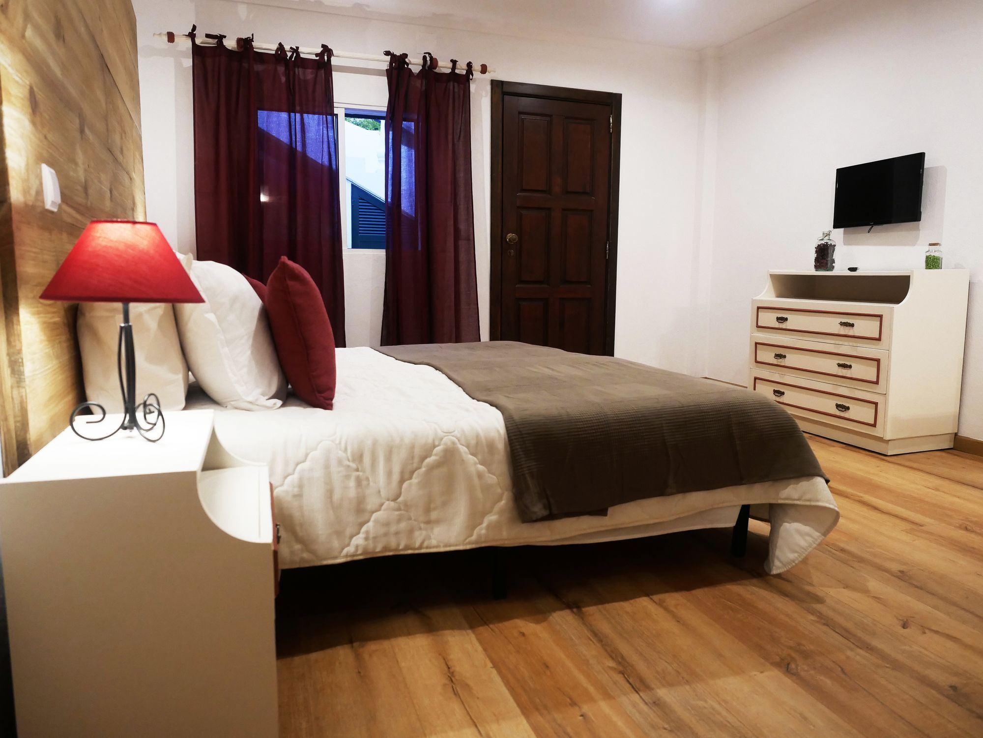 Guesthouse Vila Lusitania Φουνκάλ Εξωτερικό φωτογραφία