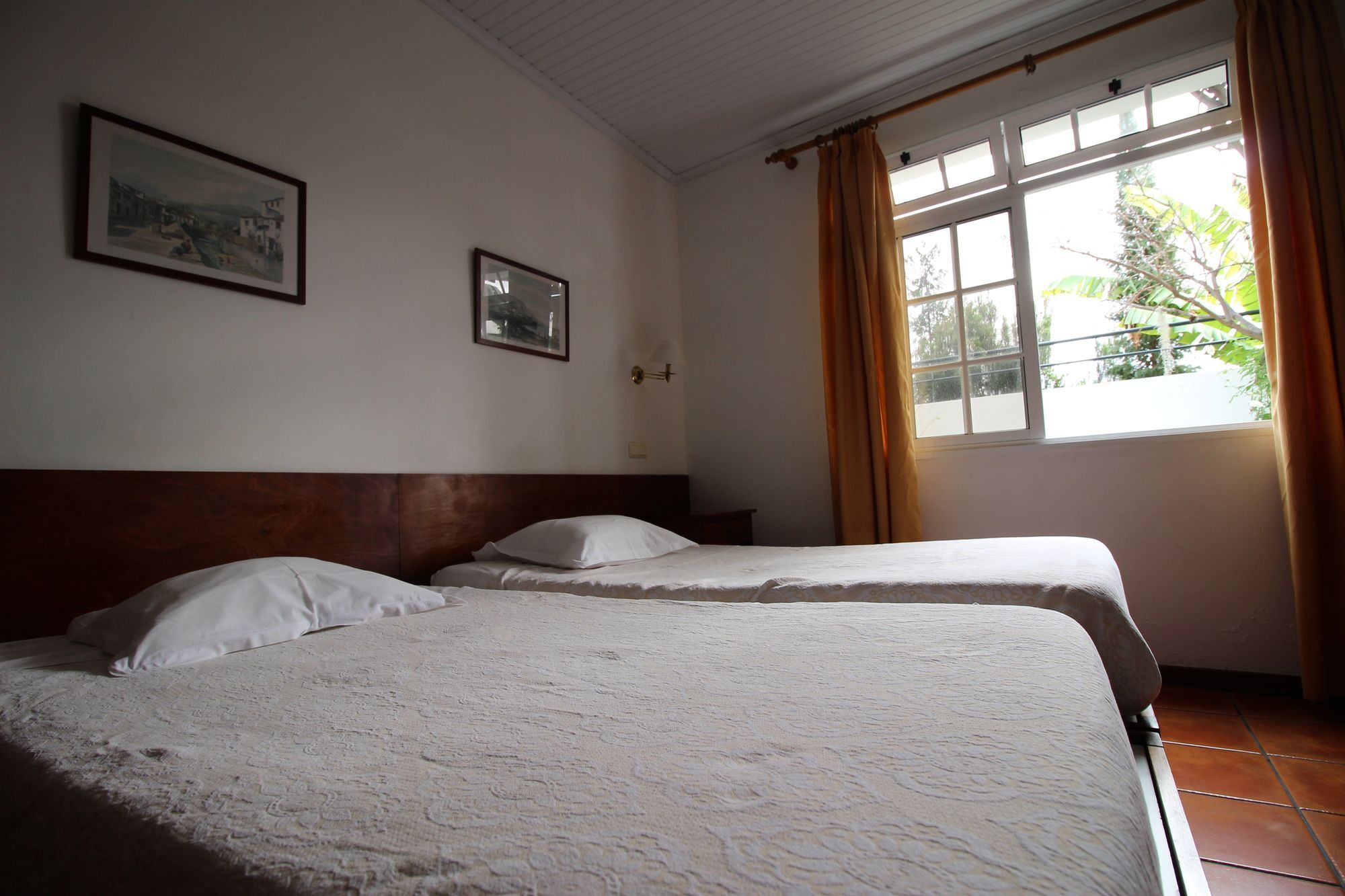 Guesthouse Vila Lusitania Φουνκάλ Εξωτερικό φωτογραφία