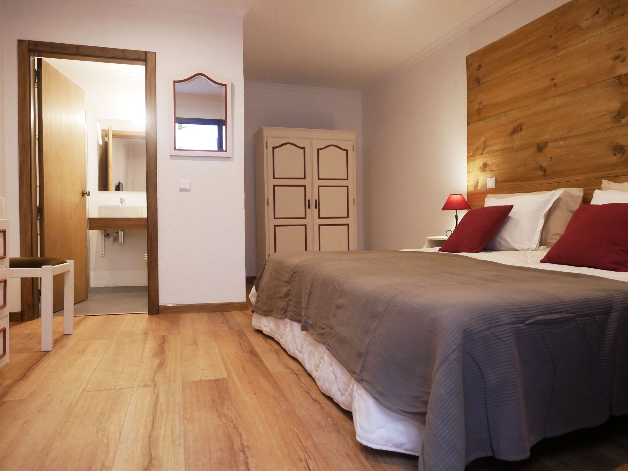 Guesthouse Vila Lusitania Φουνκάλ Εξωτερικό φωτογραφία